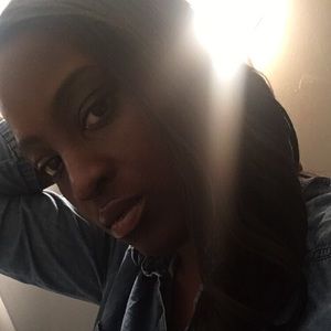 Meet your Posher, Quantia